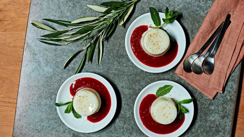 Panna cotta au coulis de framboises